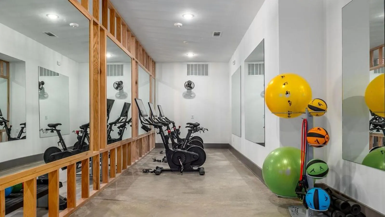 Landing At The Henry - 1 Bedroom In Northwest Charlotte